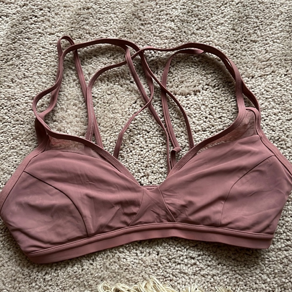 Lululemon sports bra